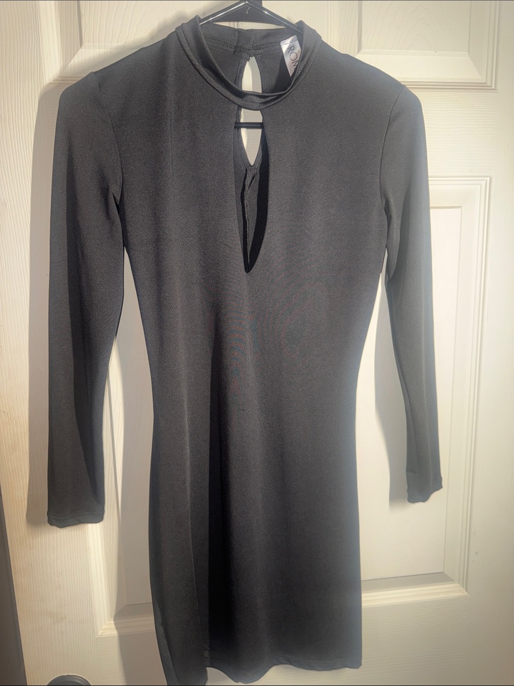 Roma Black Long-Sleeve Keyhole Bodycon Dress